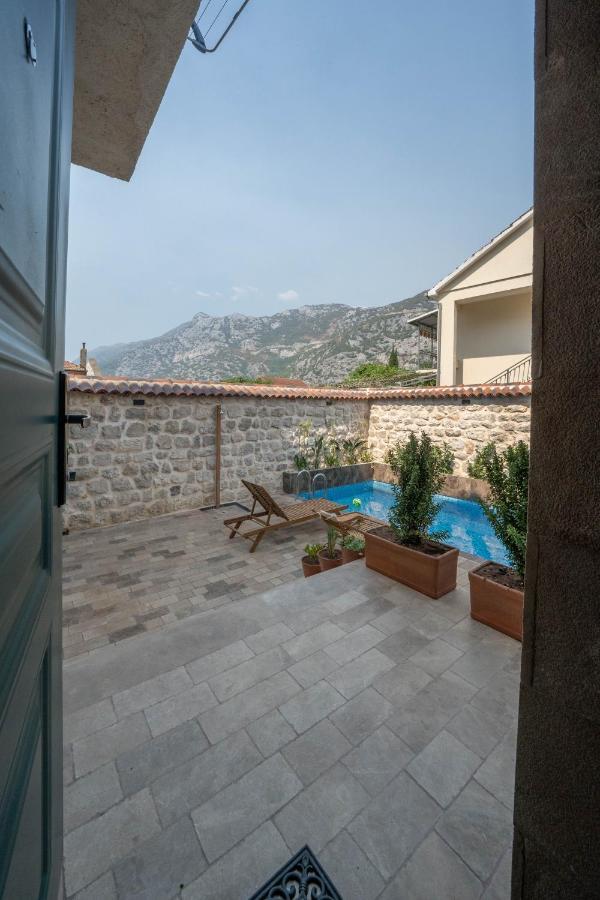 Apartments Gabela Risan Exterior photo